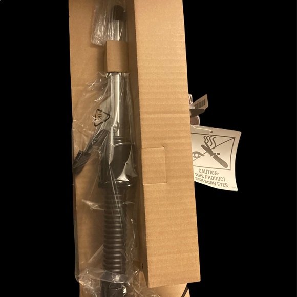 Conair 3/4 in curling iron
Instant Heat - Picture 3 of 4